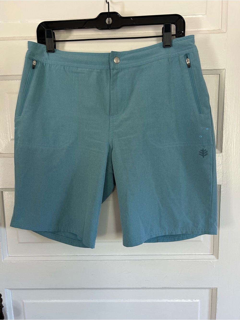 Coolibar Teal Women’s 9” UPF 50+ Shorts - Zip Pocket Performance. Size 10